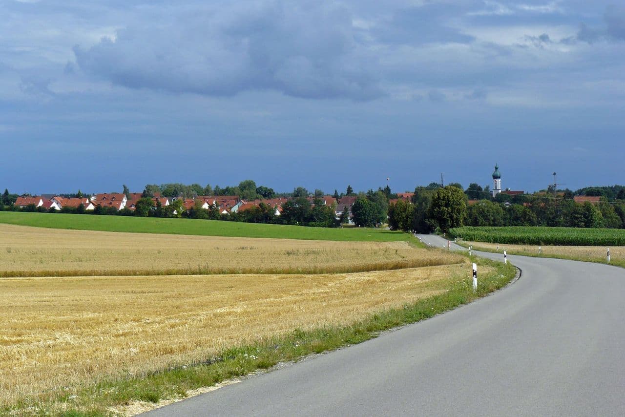 Ortsansicht von Geltendorf aus Richtung Hausen.